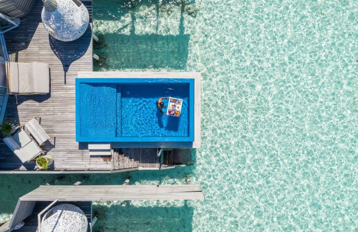 Floating breakfast