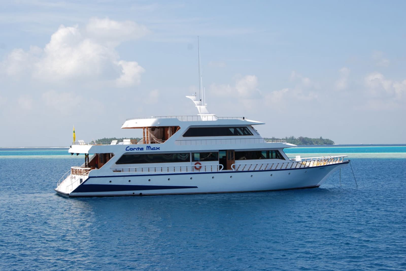 Conte Max liveaboard